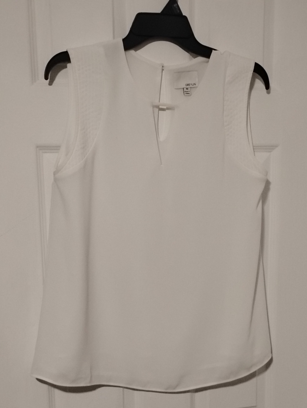 Greylin White Sleeveless Keyhole Shell Top